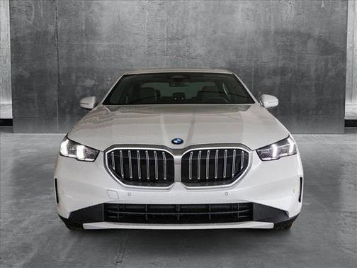 2025 BMW 530 i xDrive