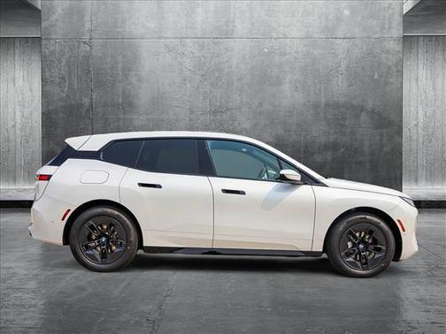 2026 BMW iX xDrive45
