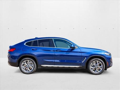 2025 BMW X4 xDrive30i
