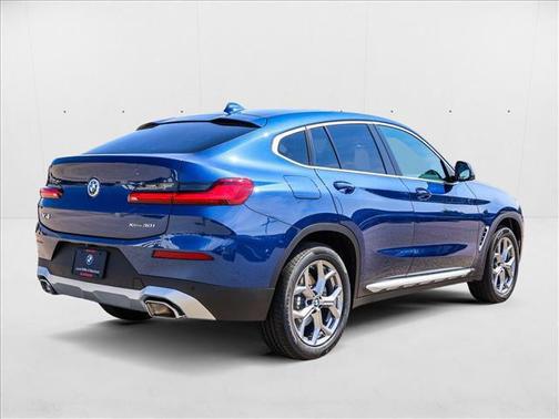 2025 BMW X4 xDrive30i