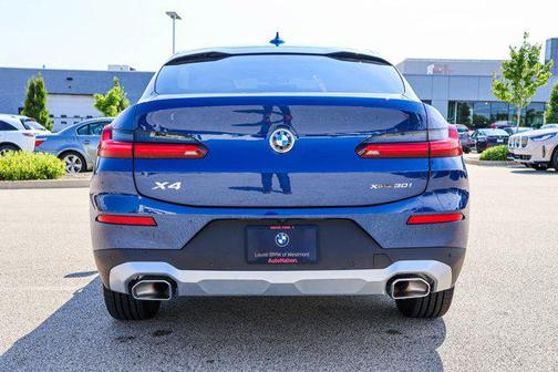2025 BMW X4 xDrive30i