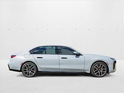 2025 BMW 740 i xDrive