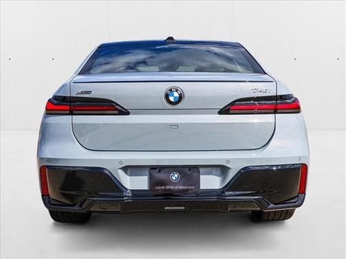 2025 BMW 740 i xDrive