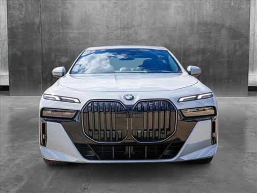 2025 BMW 740 i xDrive