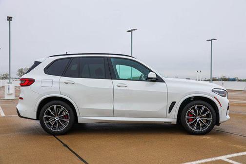 2022 BMW X5 M50i