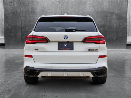 2022 BMW X5 M50i