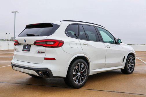 2022 BMW X5 M50i