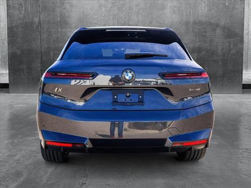 2026 BMW iX xDrive60