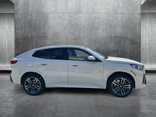 2025 BMW X2 xDrive28i