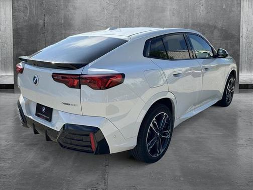 2025 BMW X2 xDrive28i
