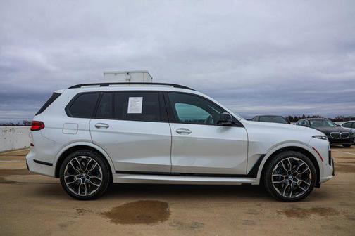 2025 BMW X7 M60i