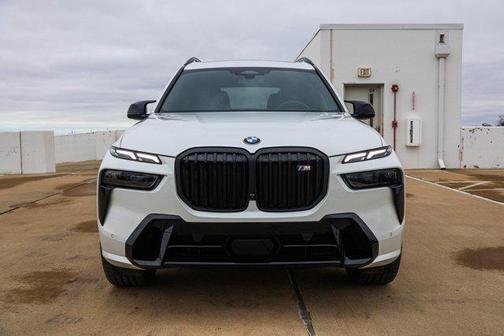 2025 BMW X7 M60i
