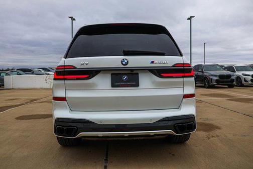 2025 BMW X7 M60i