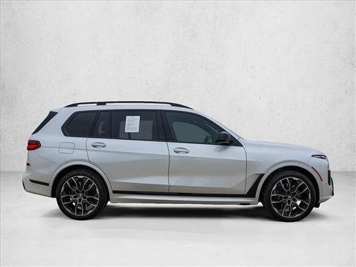 2025 BMW X7 M60i