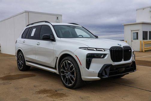 2025 BMW X7 M60i