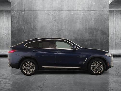 2025 BMW X4 xDrive30i