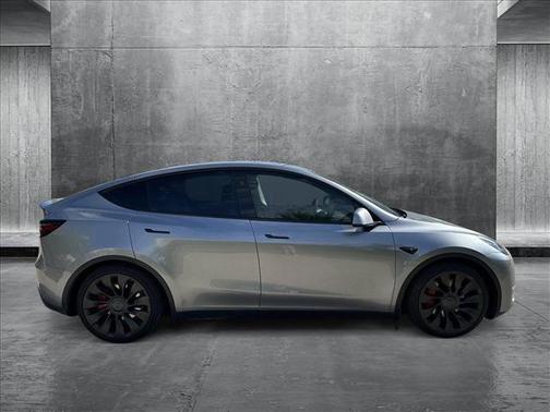 2024 Tesla Model Y Performance Dual Motor All-Wheel Drive