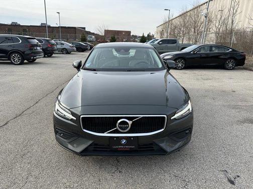 2020 Volvo S60 T6 Momentum