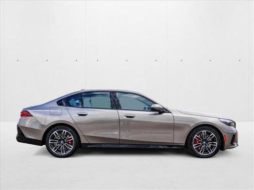 2026 BMW 550e 550e xDrive