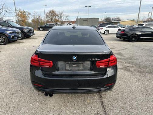 2018 BMW 330e iPerformance