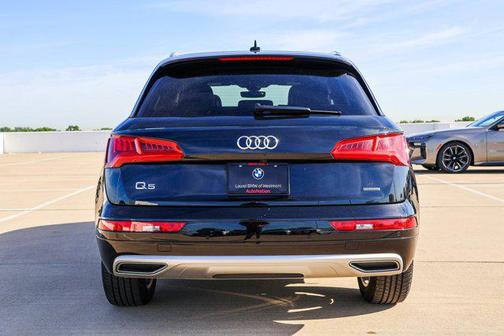 Mythos Black Metallic 2020 Audi Q5 45 Titanium Premium