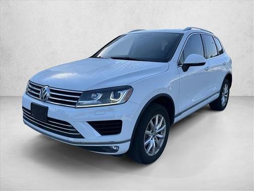 2015 Volkswagen Touareg V6 Sport