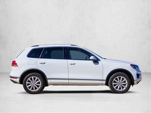 2015 Volkswagen Touareg V6 Sport