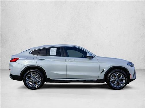 2025 BMW X4 xDrive30i