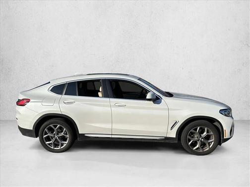 2025 BMW X4 xDrive30i