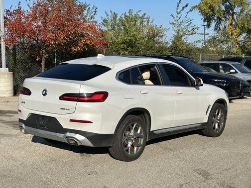 2025 BMW X4 xDrive30i