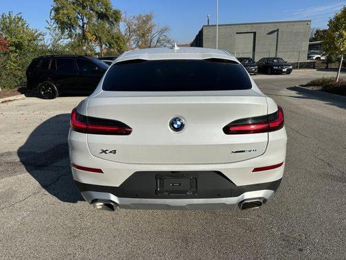 2025 BMW X4 xDrive30i