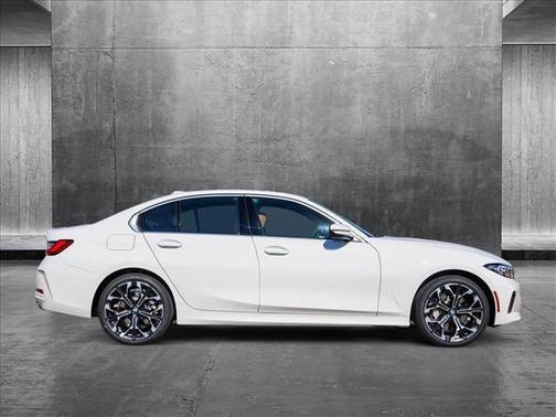 2025 BMW 330 i xDrive