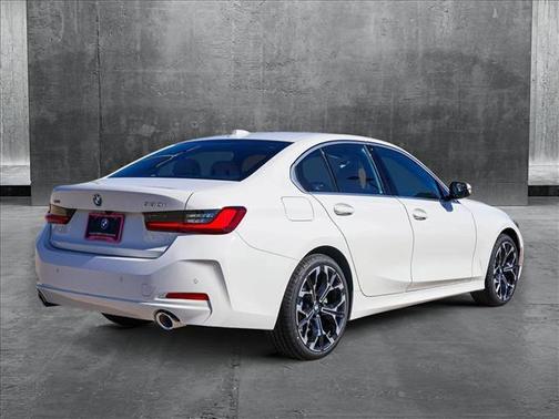 2025 BMW 330 i xDrive