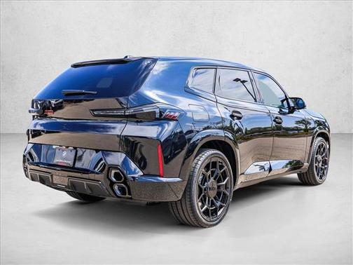 Black Sapphire Metallic 2026 BMW XM Label