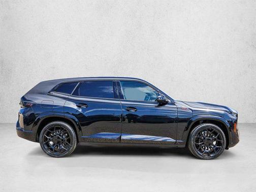 Black Sapphire Metallic 2026 BMW XM Label
