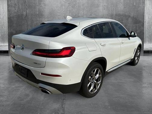 2025 BMW X4 xDrive30i