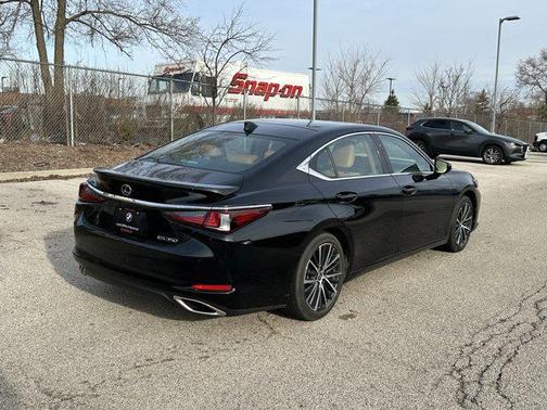 2022 Lexus ES 350 Base