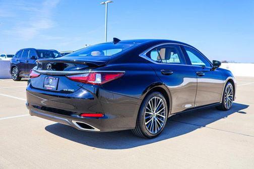 2022 Lexus ES 350 Base