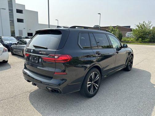2022 BMW X7 M50i