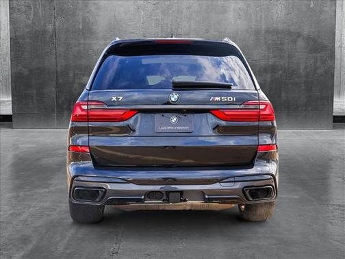 2022 BMW X7 M50i