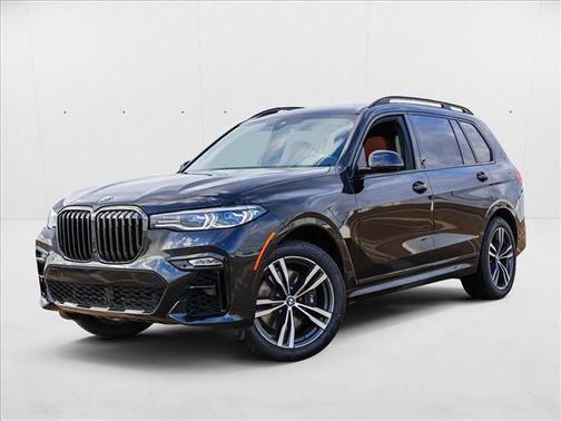 2022 BMW X7 M50i