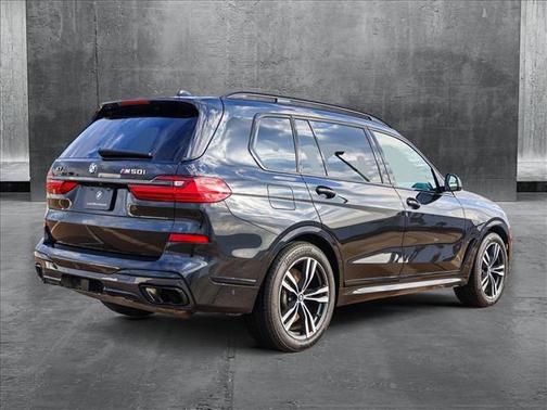 2022 BMW X7 M50i