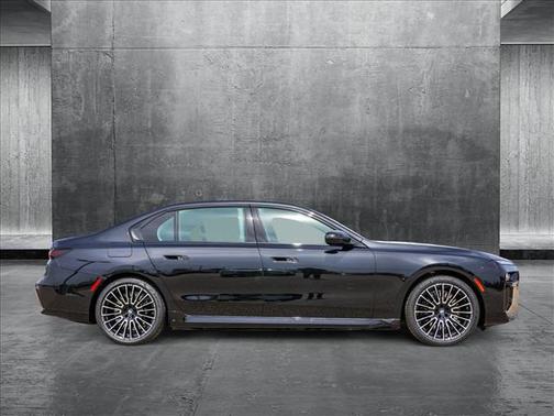 2025 BMW i7 xDrive60