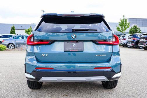 Cape York Green Metallic 2025 BMW X1 xDrive28i