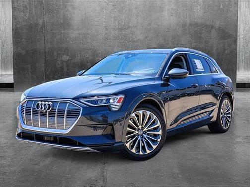 2019 Audi e-tron Premium Plus
