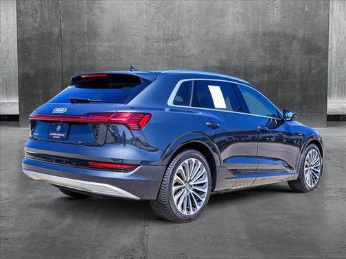 2019 Audi e-tron Premium Plus