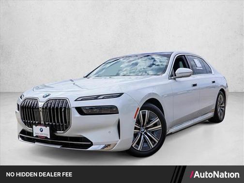 Mineral White Metallic 2024 BMW i7 eDrive50