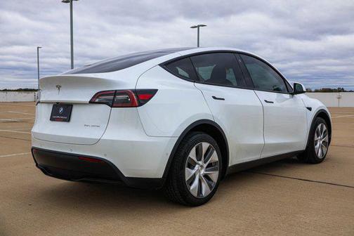 2022 Tesla Model Y Long Range Dual Motor All-Wheel Drive