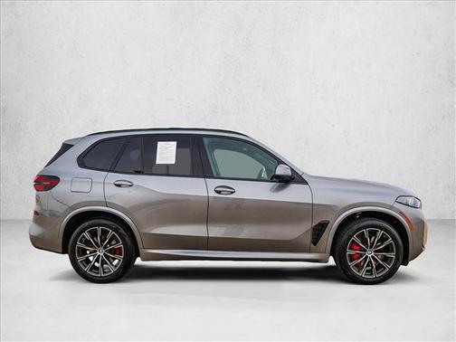 Skyscraper Grey Metallic 2026 BMW X5 xDrive40i
