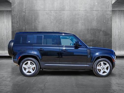 2020 Land Rover Defender 110 SE